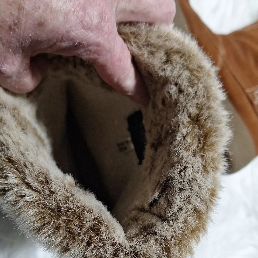 Brown Fur-Lined Women's Boots